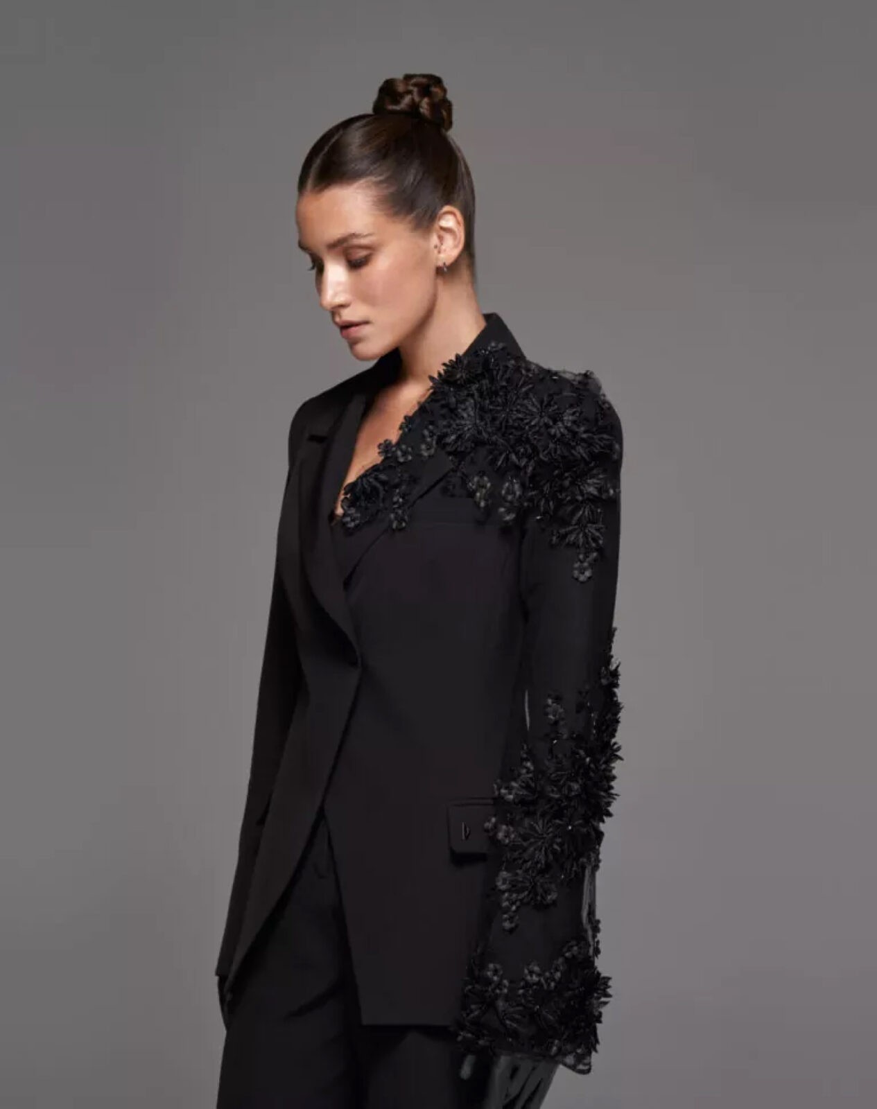 asymmetrical-jacket-with-flowers2