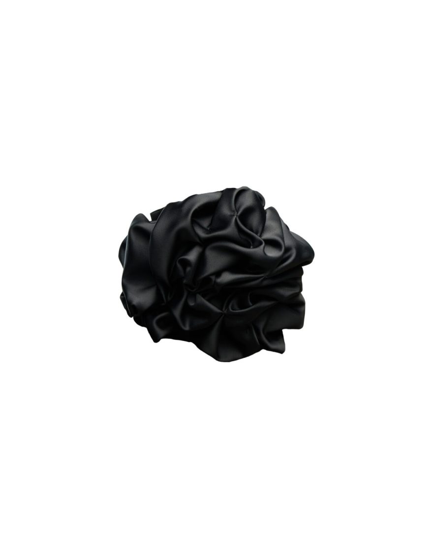 Троянда з сатину чорного кольору