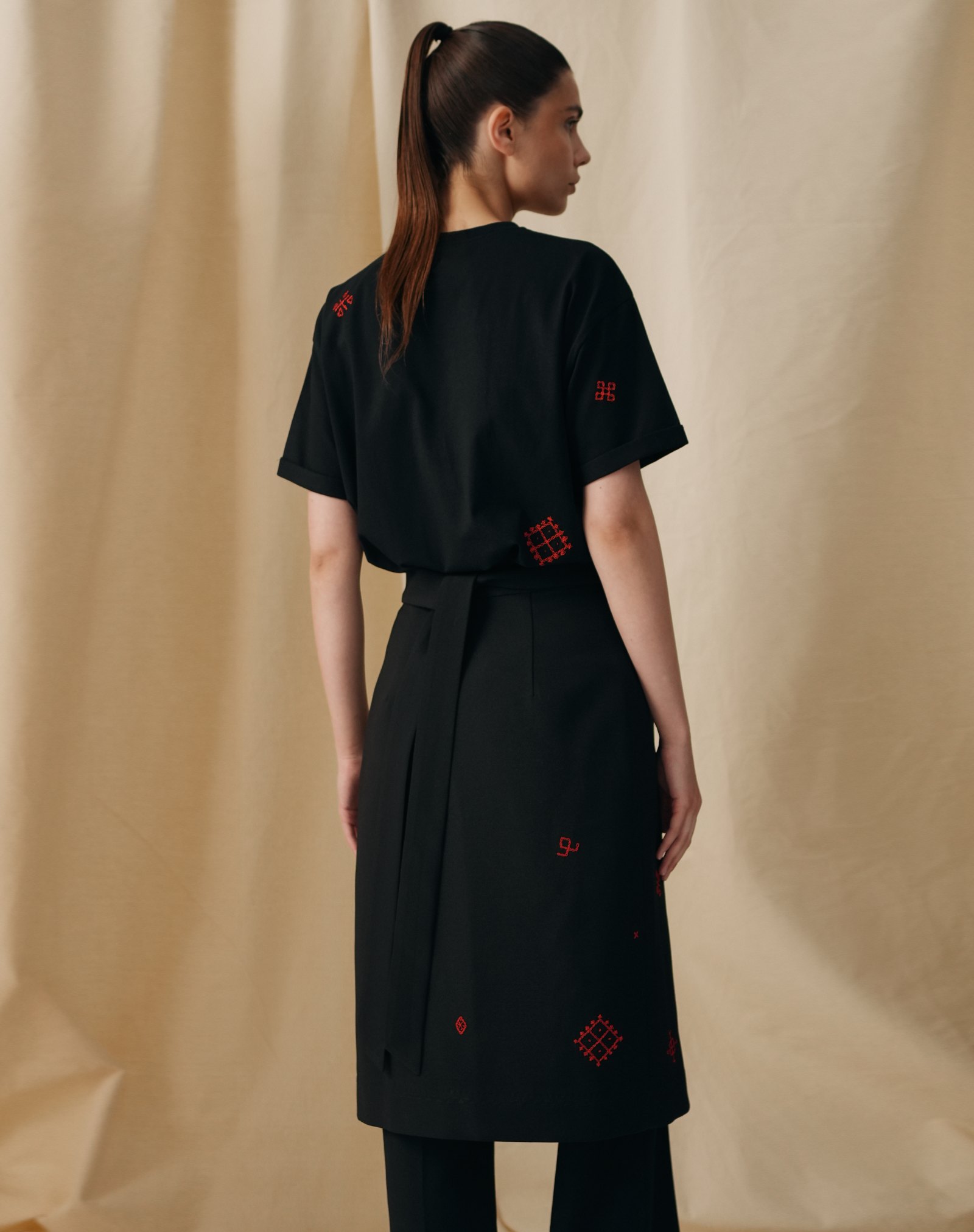 viv-black-plahta-2