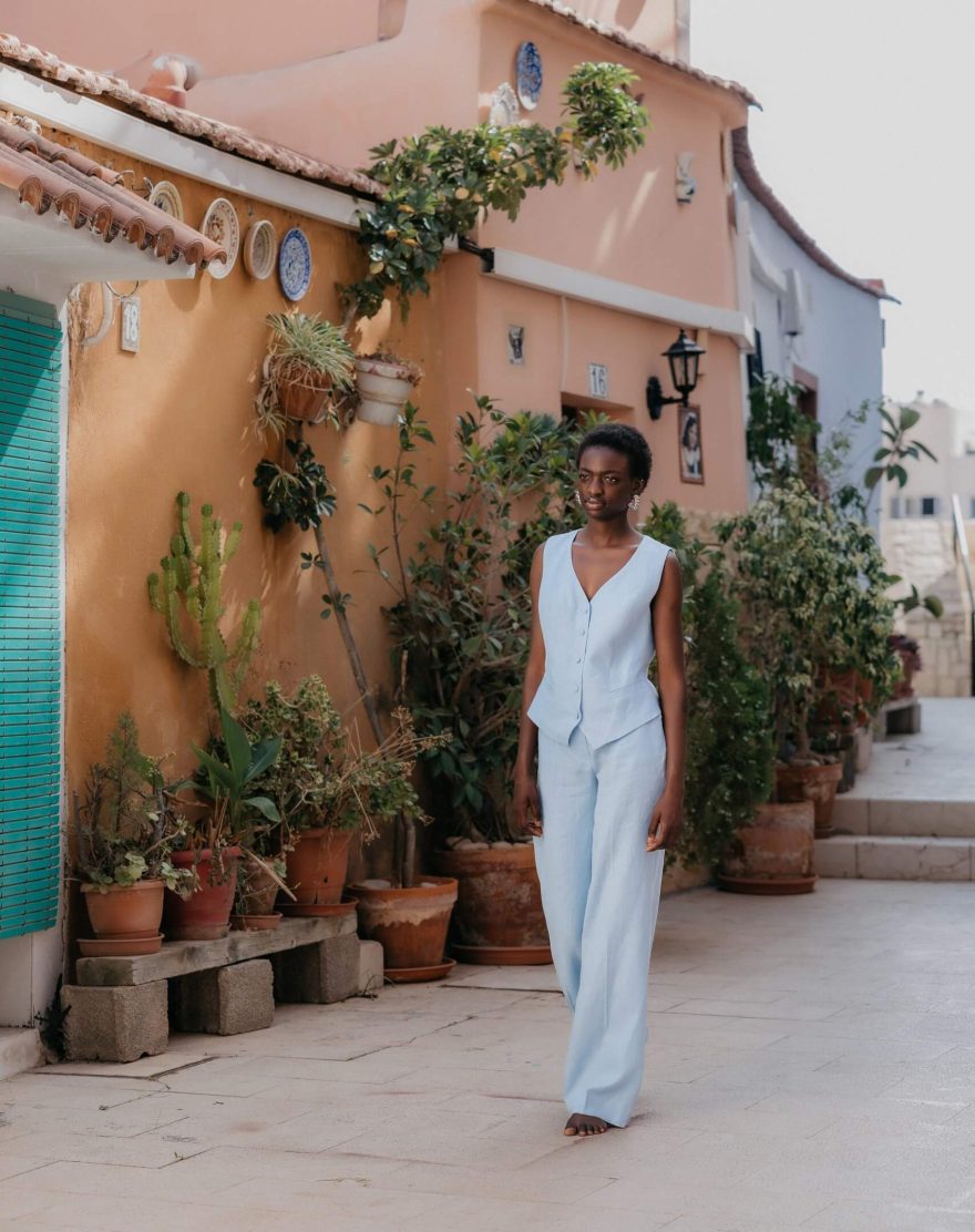 Women's pants with arrows made of blue linen