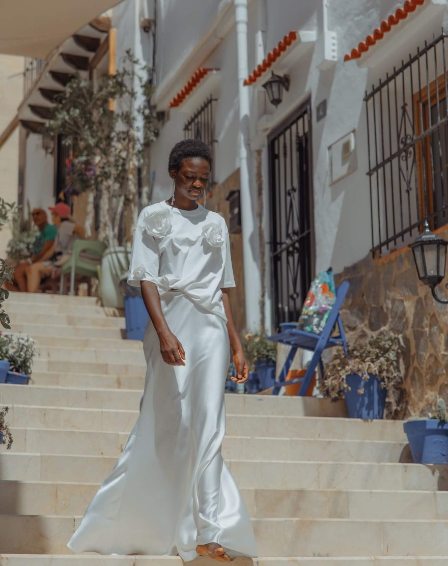 Long skirt made of milk-colored satin